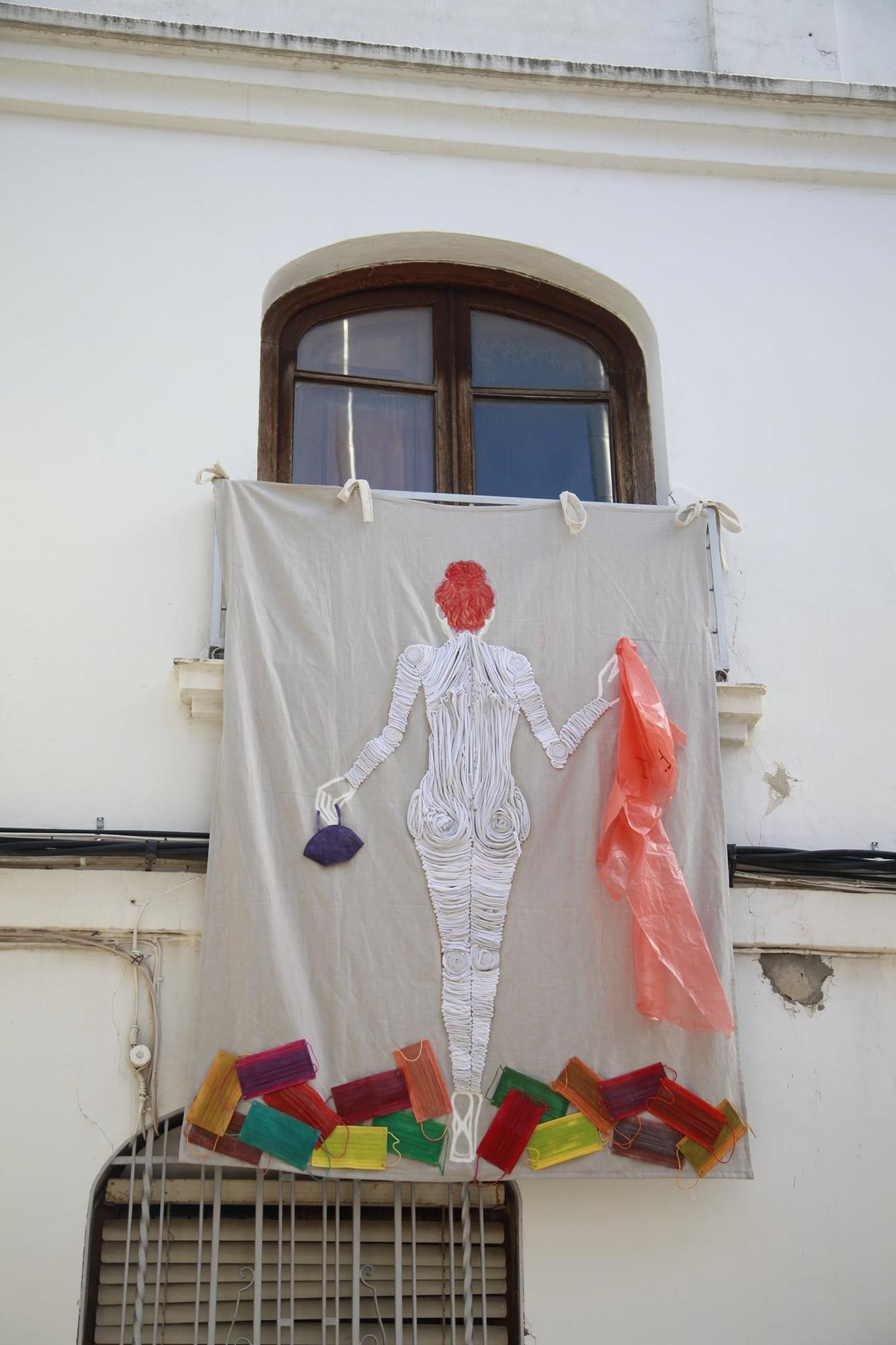 El feminismo   se reivindica   en los balcones   de Picanya