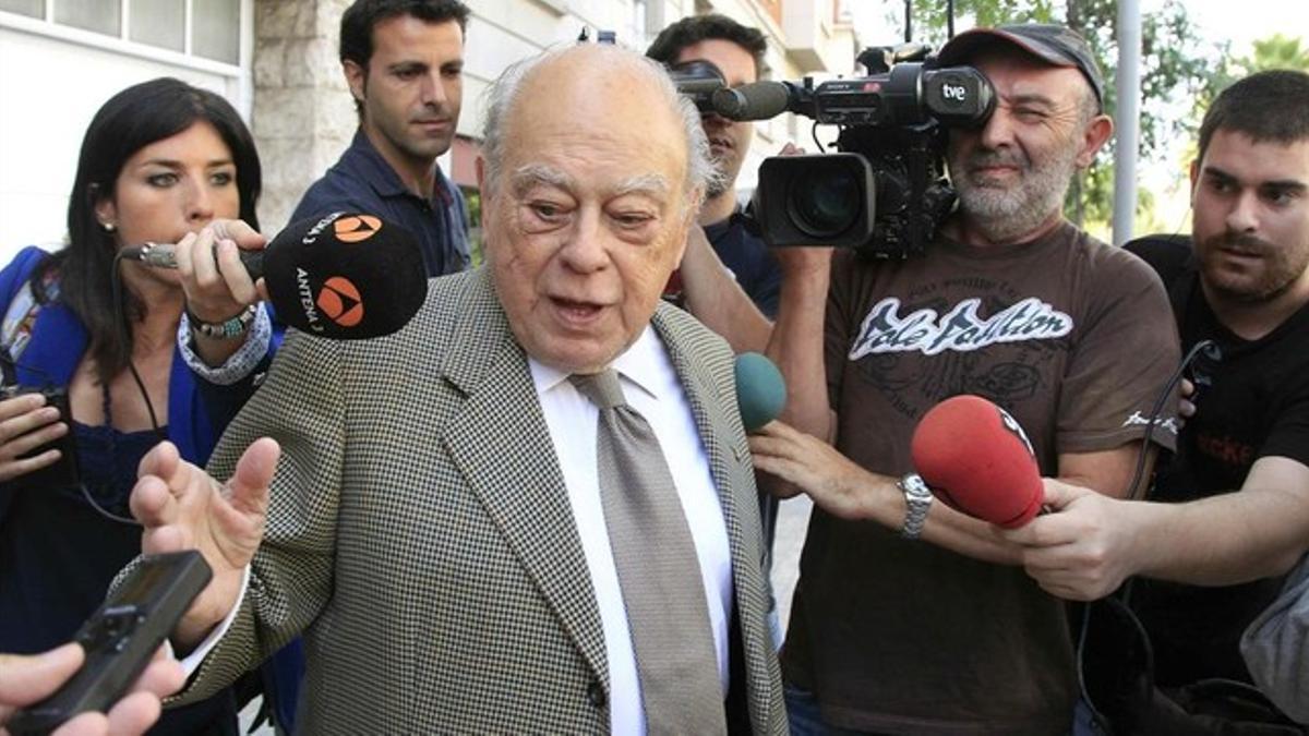 El 'expresident' Jordi Pujol, este miércoles, a la salida de su domicilio en Barcelona.