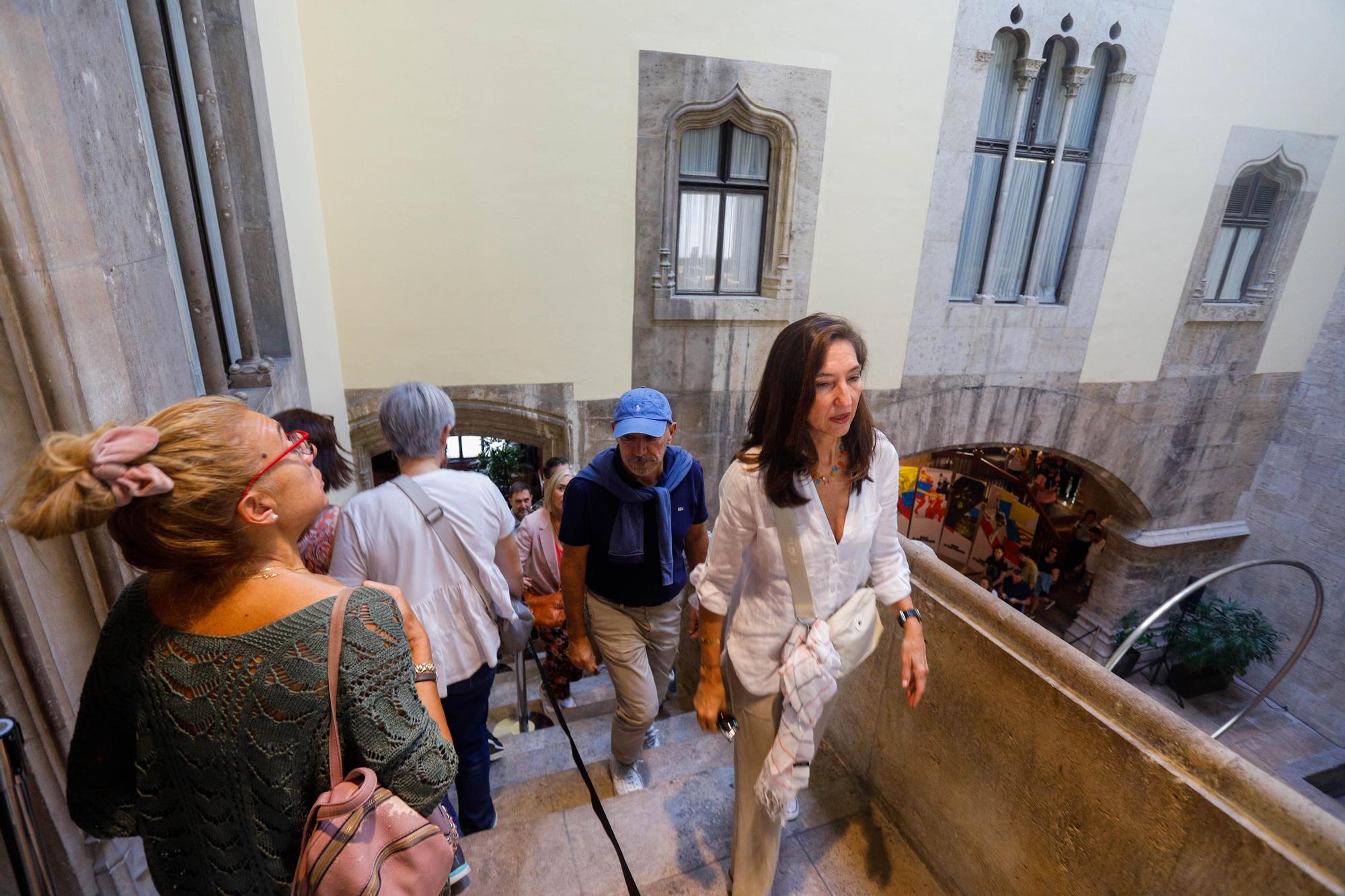 Los palacios de València abren sus puertas por el 9 d'Octubre