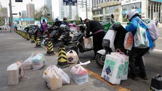 El confinamiento de Shanghái convierte el comer en una aventura