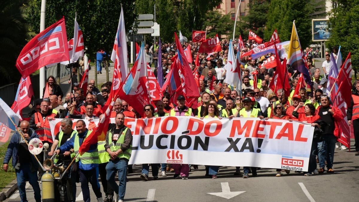 Miles de trabajadores del metal de la provincia de A Coruña tomaron ayer las calles