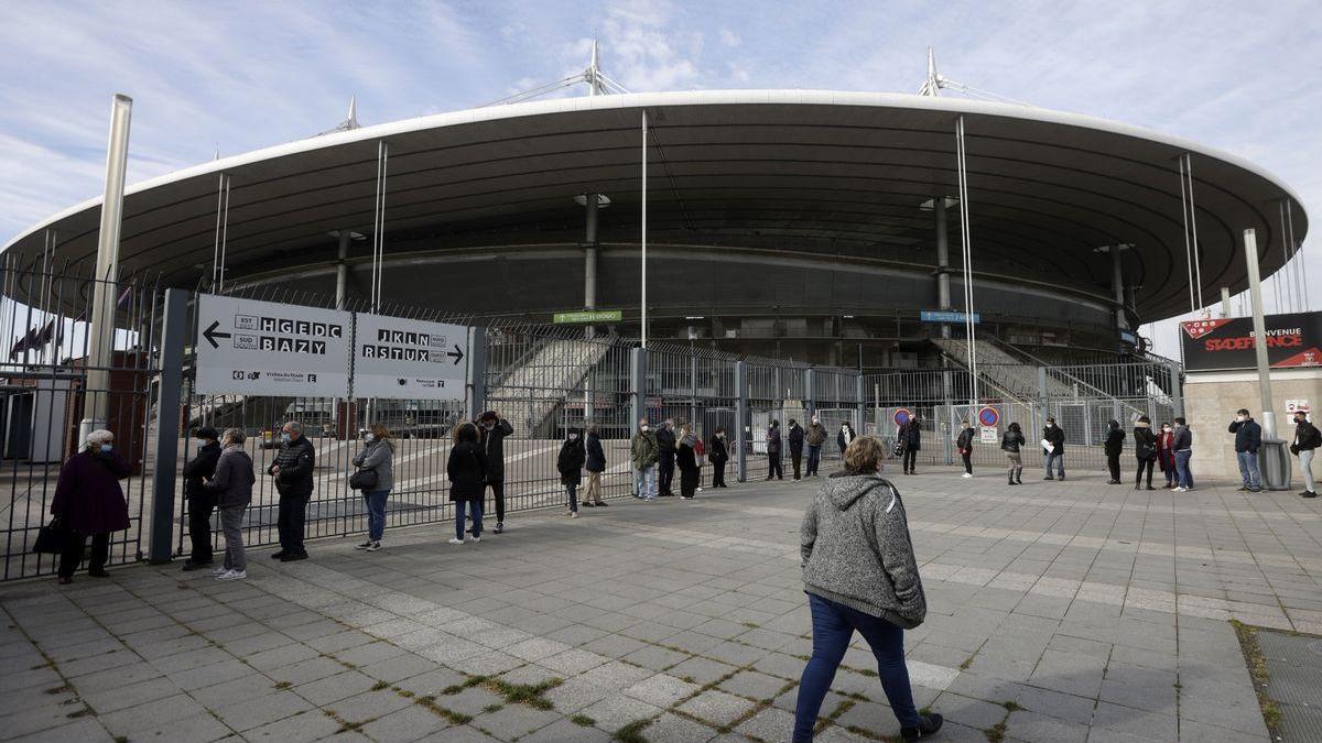 El Estadio de Francia abre sus puertas convertido en vacunódromo