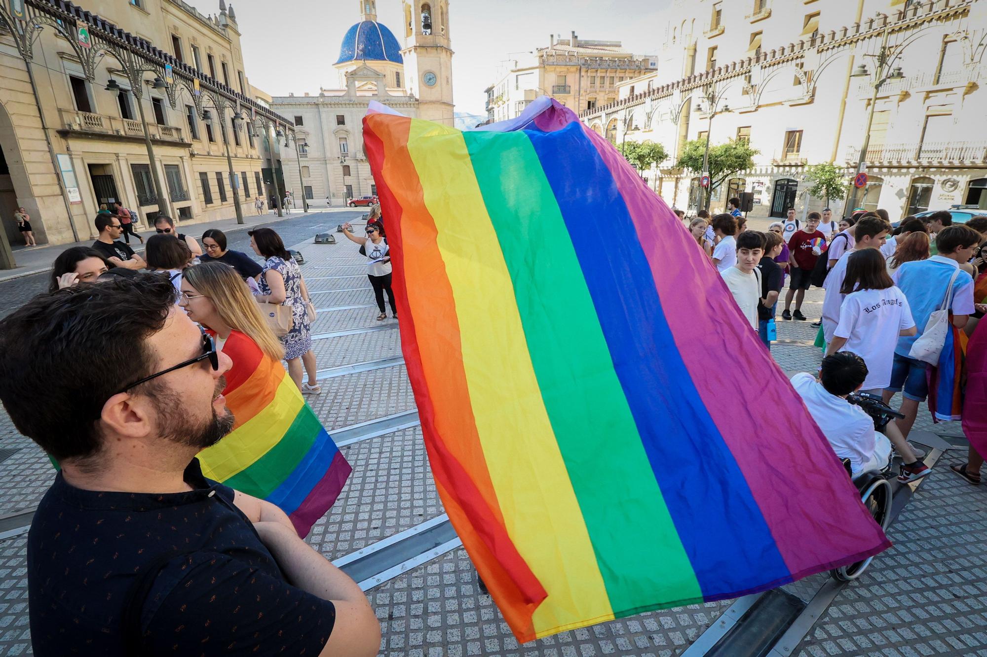 Alcoy reivindica a las personas trans en el Día del Orgullo