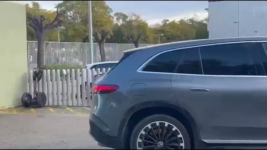 Laporta y Yuste llegan a la Ciudad Deportiva para despedirse de los jugadores