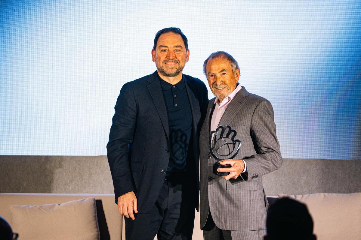 Ramón Cortés, premi artesà de la pilota.