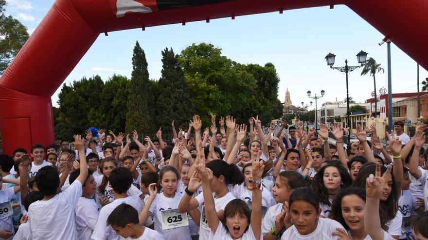 Un amplio grupo de niños, durante una prueba encuadrada en el programa ´Deporte en Edad Escolar´.