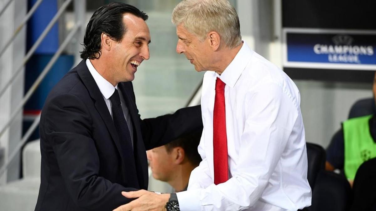 Unai Emery y Arsène Wenger en un duelo PSG-Arsenal disputado en el 2016.