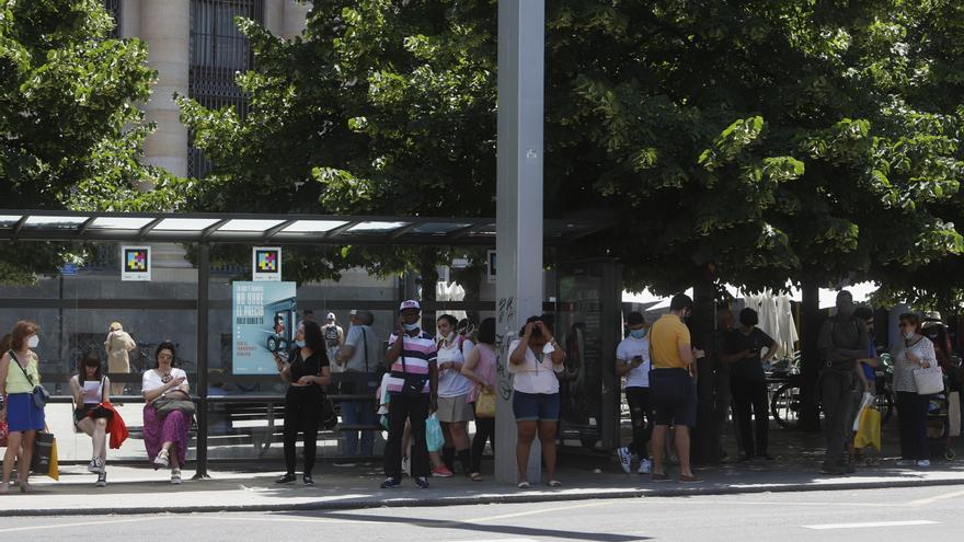 ¿Cuáles son los nuevos requisitos para viajar gratis en el bus y el tranvía de Zaragoza?