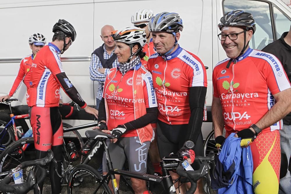 Salida de la marcha, con más de 300 ciclistas