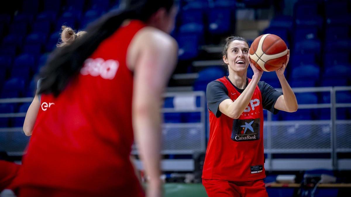 Alba Torrens, en un entrenamiento con la selección española