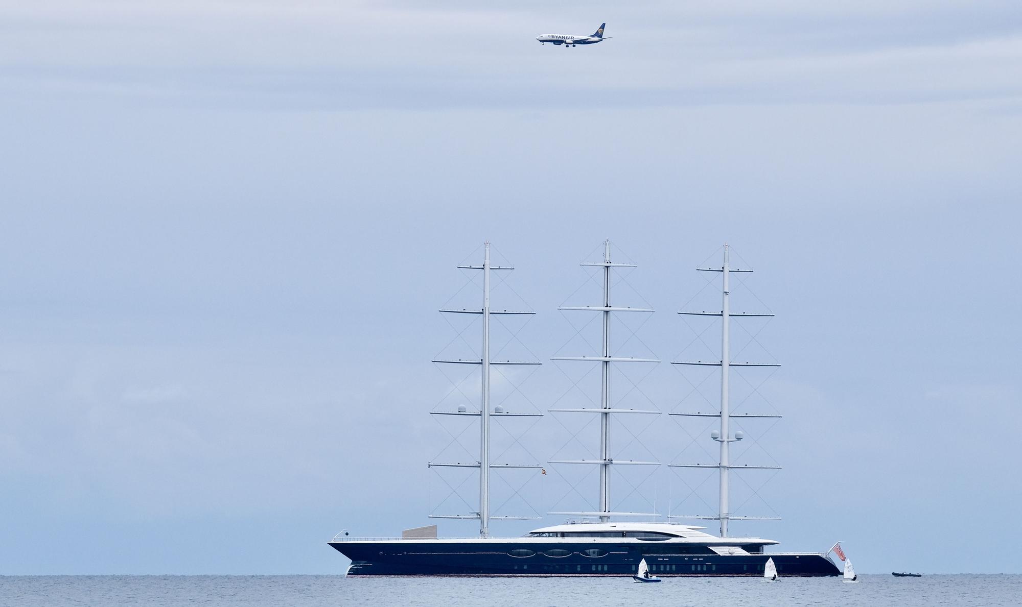 Las fotos del Black Pearl en Palma, el supervelero más avanzado del mundo