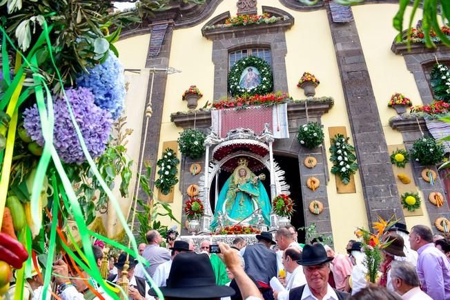 Procesion y Romeria por las Fiestas de las ...