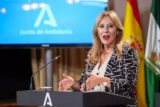 Carolina España, portavoz del Gobierno andaluz y consejera de Economía, Hacienda y Fondos Europeos, comenta sobre la quita de deuda