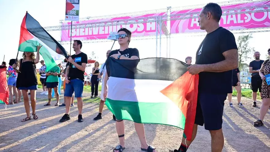 Plataformas por Palestina protestan en el Arenal Sound 2025