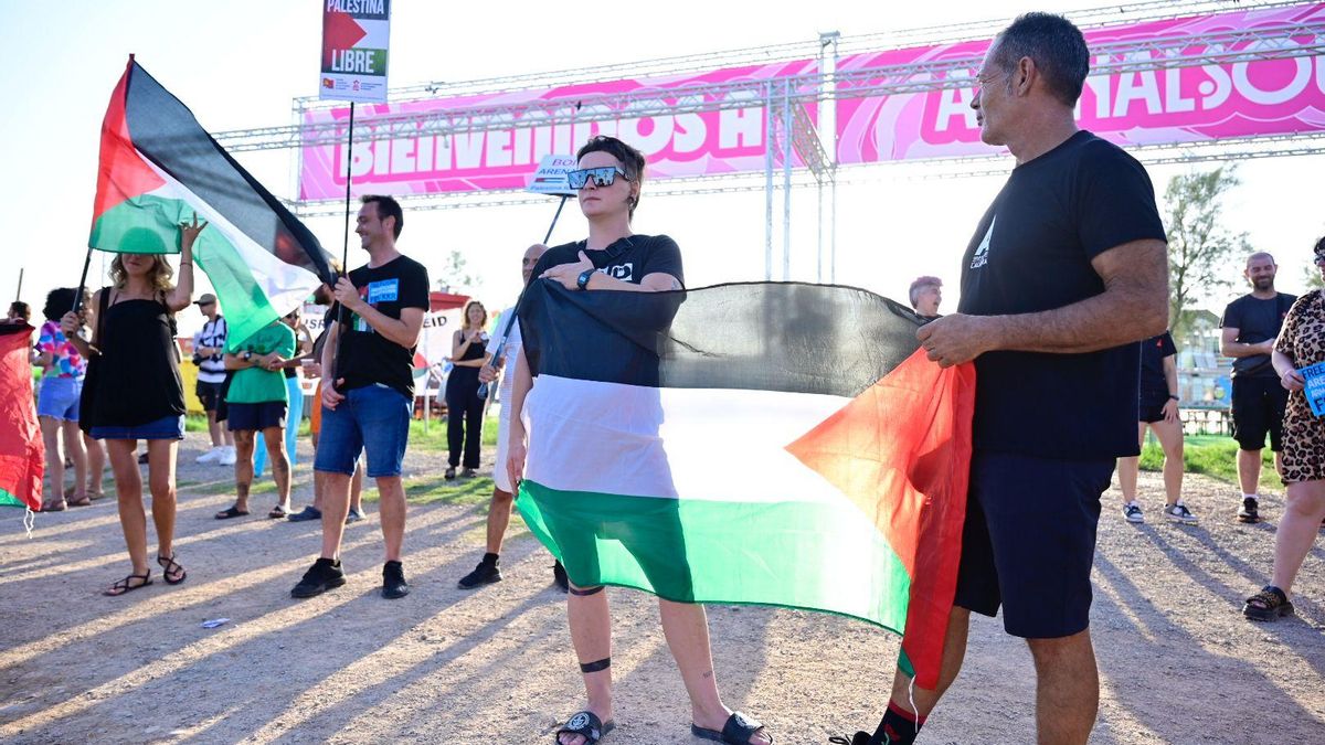 Plataformas por Palestina protestan en el Arenal Sound 2025