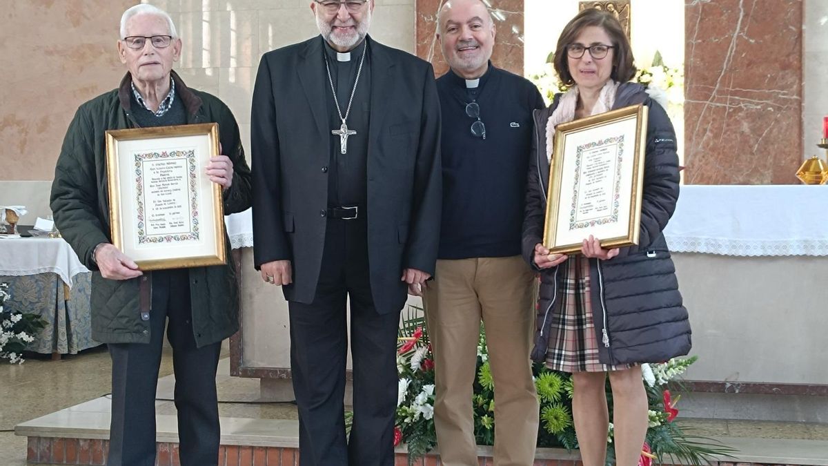 José Manuel García y Consuelo González reciben el premio Liborio Colino en Llanera