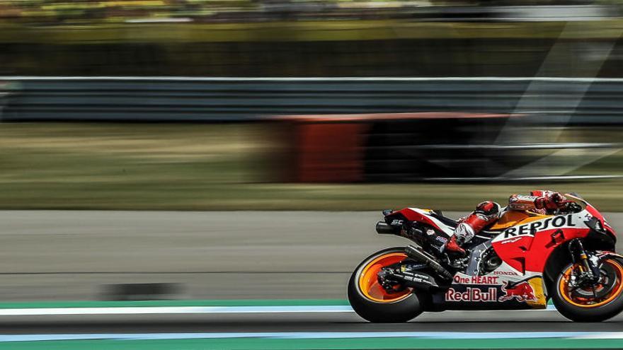 Marc Márquez, el más rápido en la primera jornada de libres en Alemania