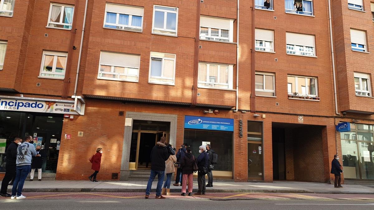 Hallan muerta a una menor de 14 años con signos de violencia en una vivienda de Oviedo