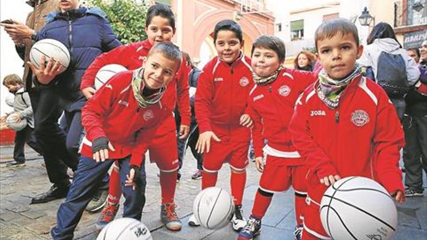 Más de 400 jugadores disfrutan de una mañana con el balón en juego