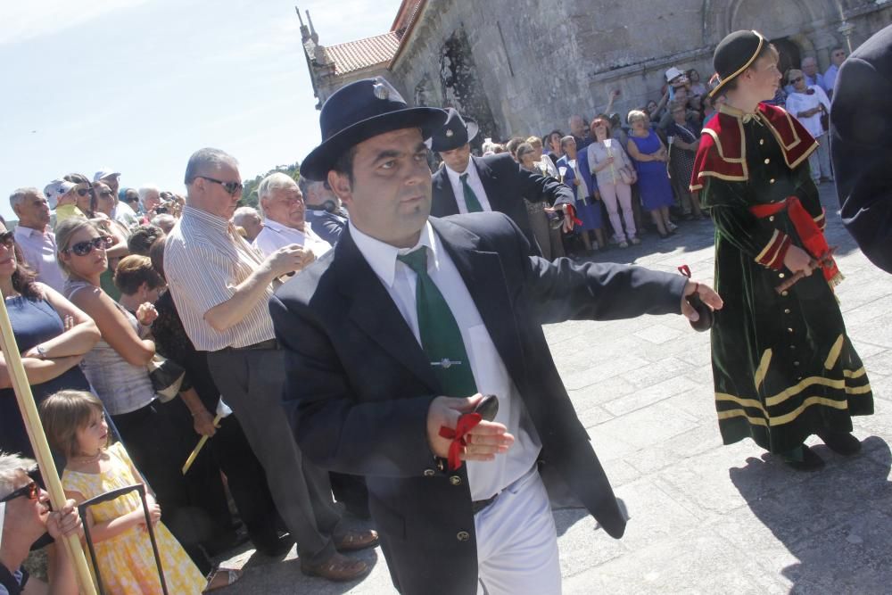 O Hío baila para rendir culto a San Roque