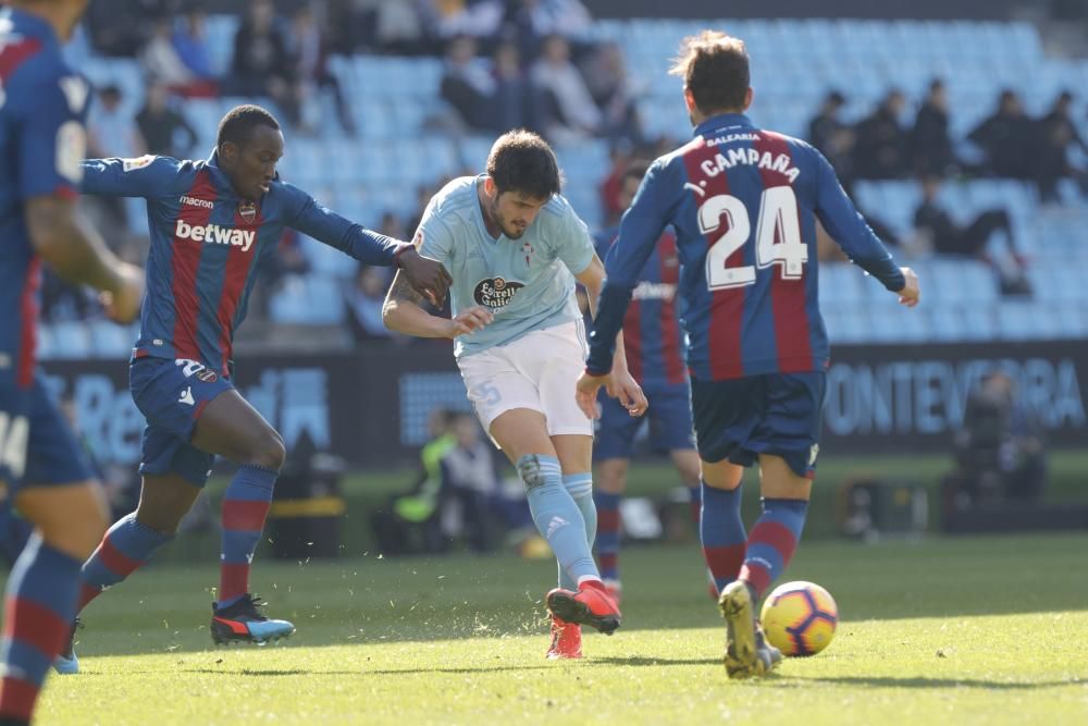 El Celta - Levante, en imágenes. // M.G. Brea | R. Grobas | EFE