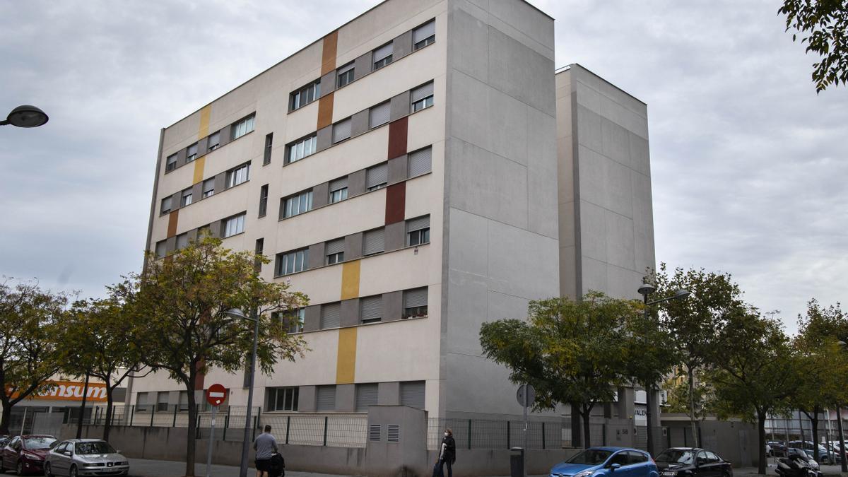 Imagen de un bloque de viviendas públicas en València.