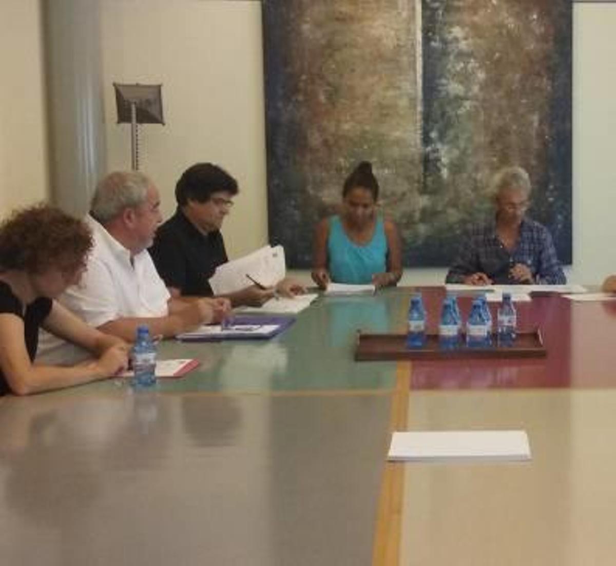 Angulo asistió al Patronato y se fue antes de la votación.