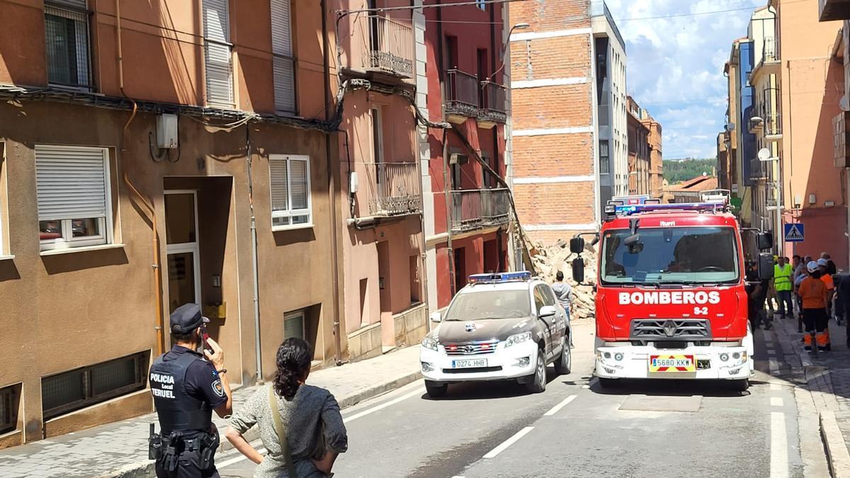 Se derrumba un edificio de cinco plantas en el centro de Teruel.