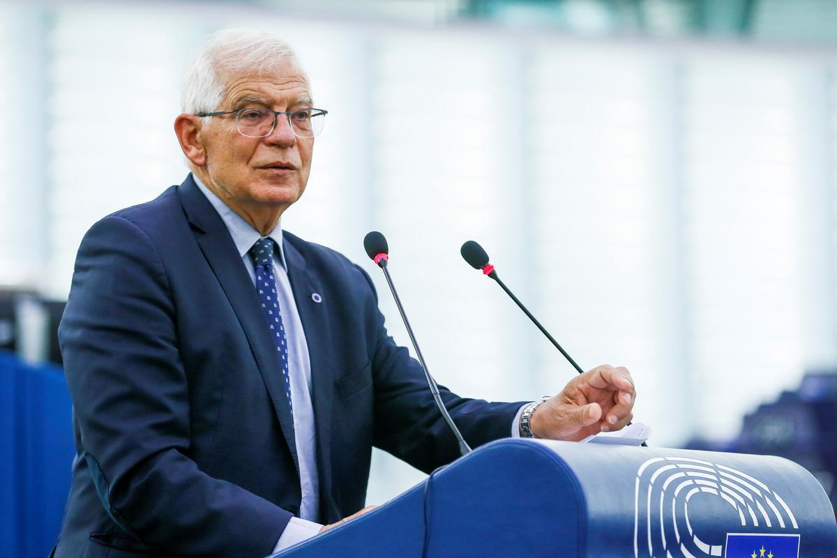 Borrell no espera una onada massiva de refugiats afganesos a Europa