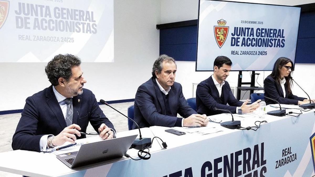 Mariano Aured, director financiero, Juan Forcén, consejero y accionista, Fernando López, director general, y Cristina Llop, consejera, en la última Junta General.