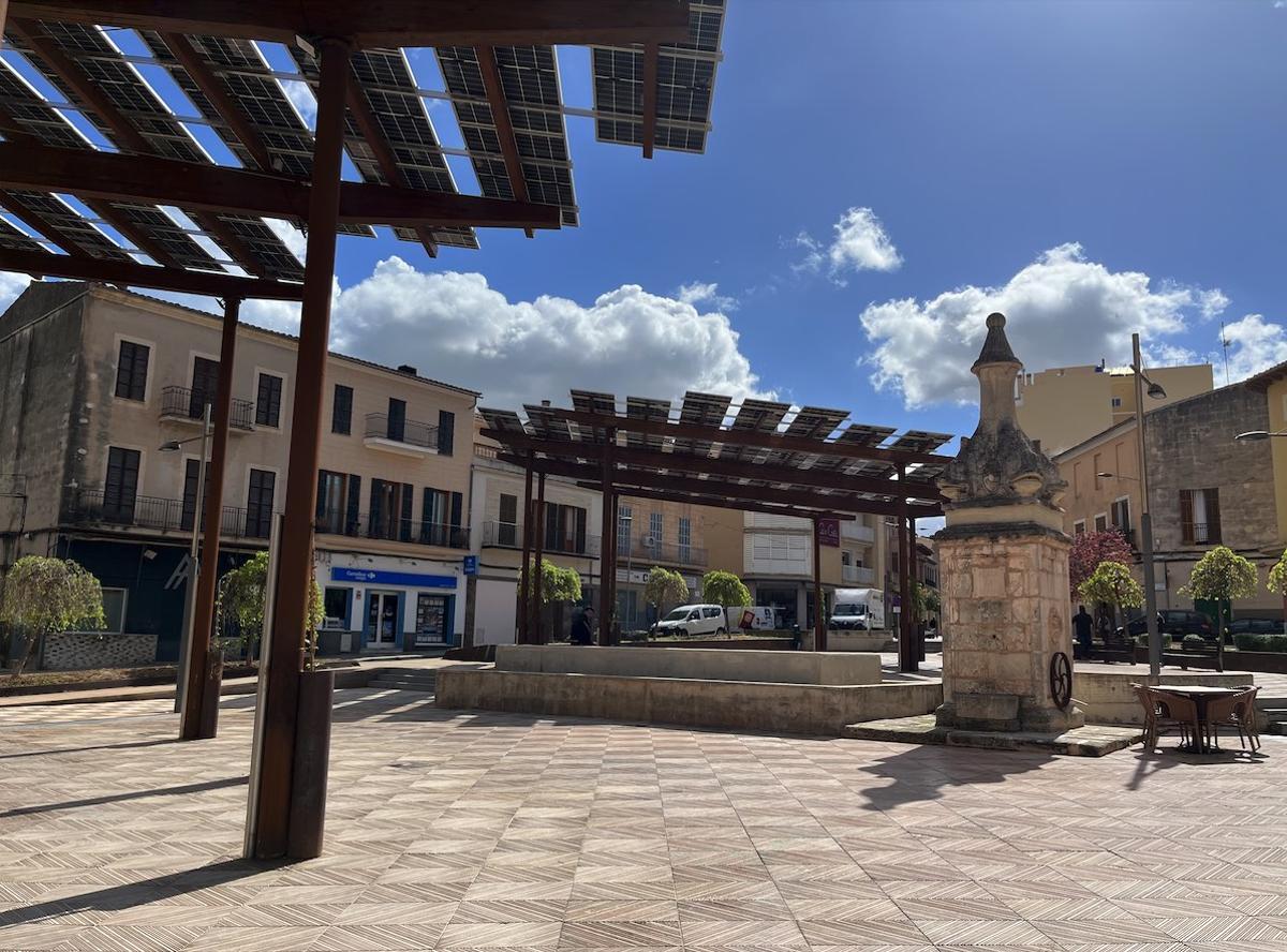 Manacor inicia la instalación de placas solares en sus plazas con dos grandes pérgolas fotovoltaicas en Sant Jaume