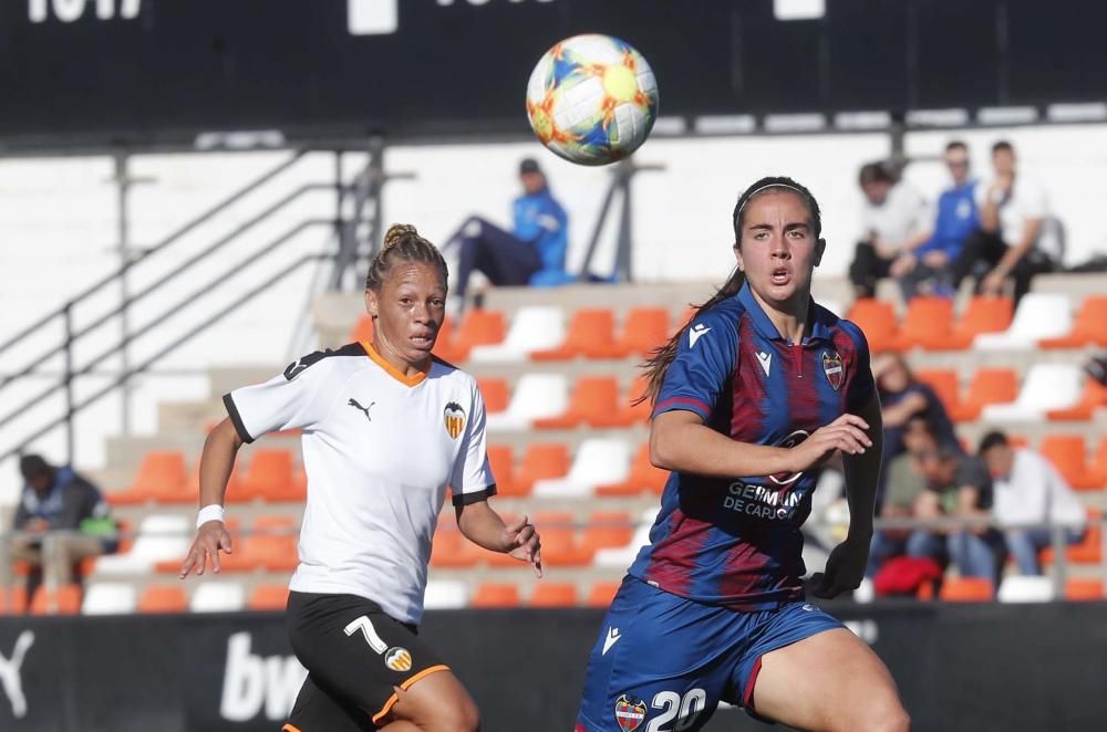 Las imágenes del derbi Valencia - Levante femenino