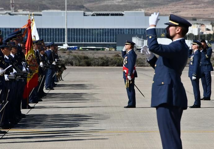 10/12/2019 TELDE.  El Mando Aéreo de Canarias celebra la festividad de Nuestra Señoara del Loreto, Patrona del Ejército del Aire, con imposición de condecoraciones, homenaje alos Caídos y Desfile.  Fotógrafa: YAIZA SOCORRO.  | 10/12/2019 | Fotógrafo: Yaiza Socorro