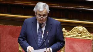 Tajani dice que reacción de España de suspender Schengen es inaceptable e incomprensible