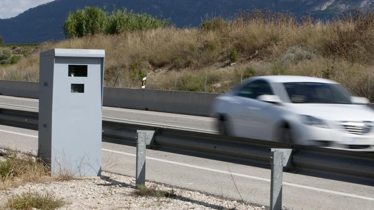 Habrá más radares en las carreteras.
