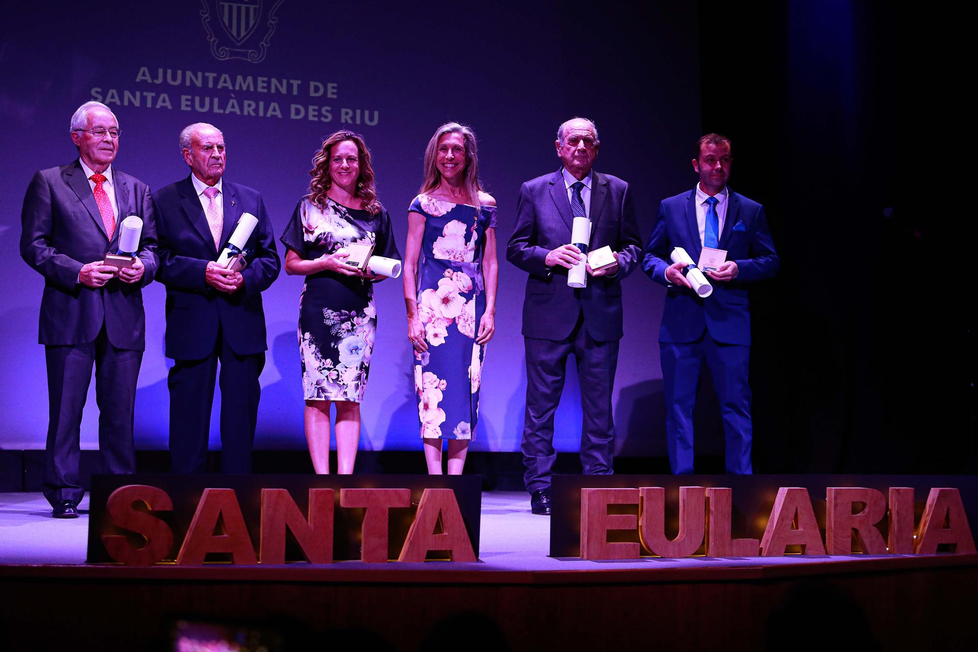 Galería de imágenes de la gala de la Medalla de Oro y de los Premios Xarc en Santa Eulària