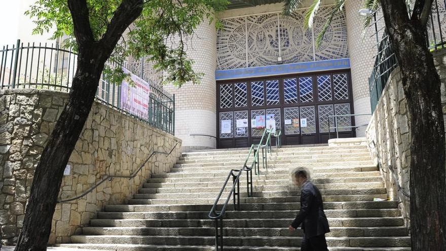 La policía local detiene a un hombre por violencia de género en Cáceres