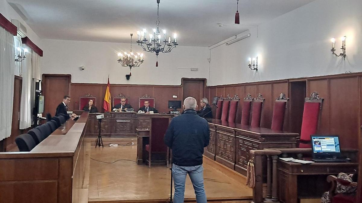 El acusado, este miércoles, durante el juicio en la Audiencia Provincial de Badajoz.