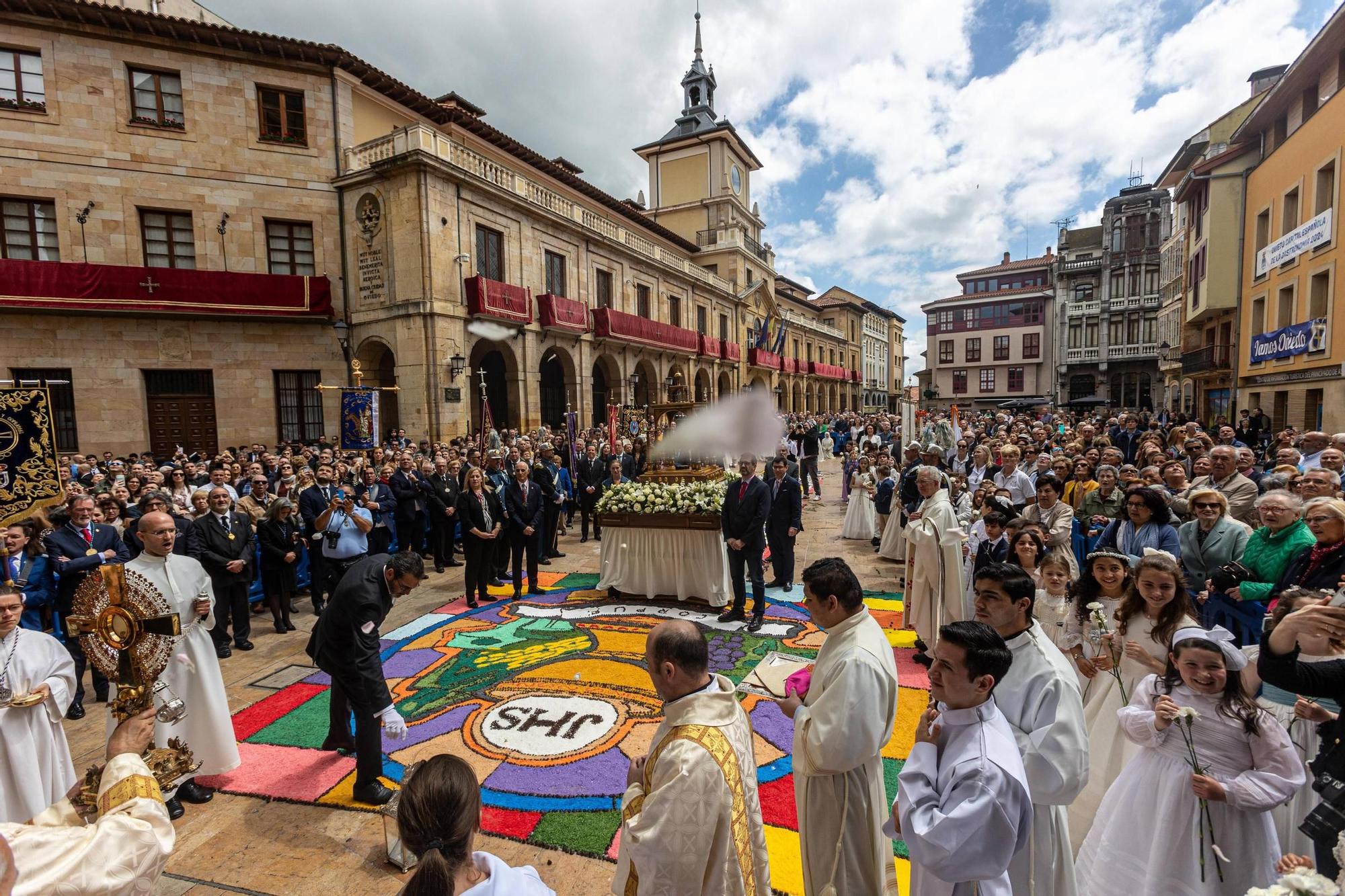 Celebración del Corpus en la Catedral de Oviedo