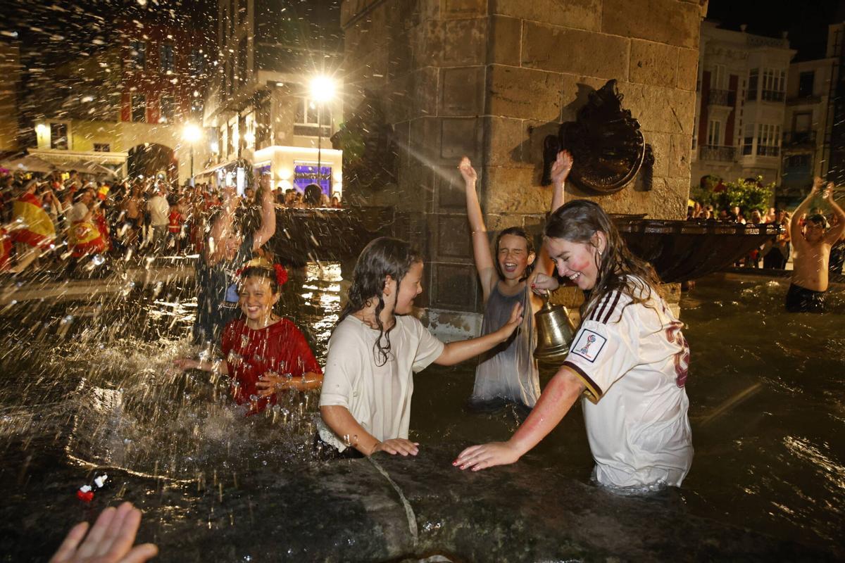 Así fue la celebración en Gijón del triunfo de España en el Mundial