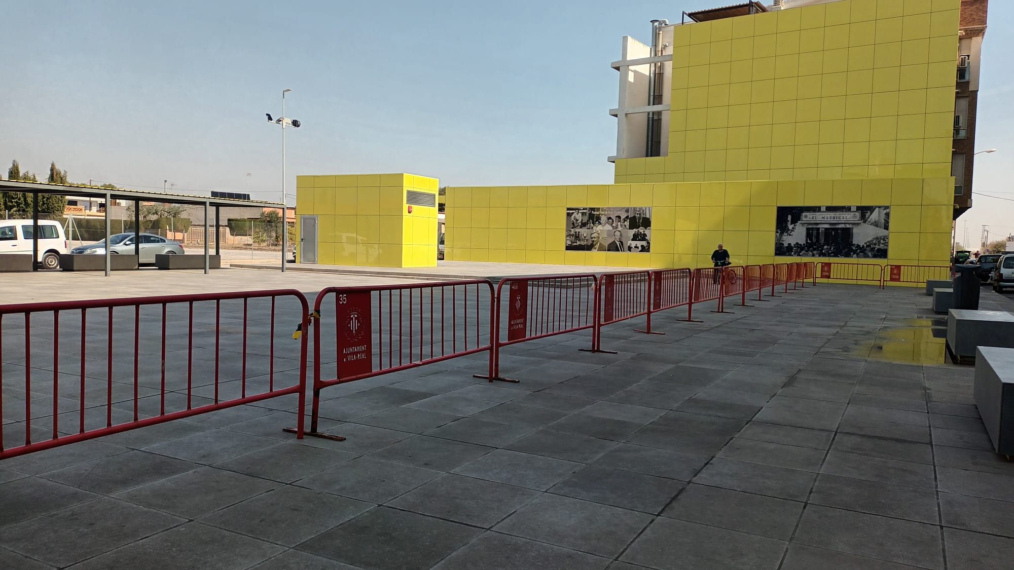 Ambiente matinal en el Estadio de la Cerámica en la previa del Villarreal-Olympique