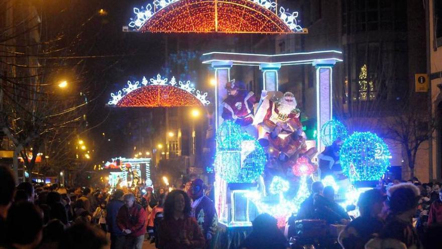 El Rey Melchor, durante la cabalgata del año pasado en Mieres.