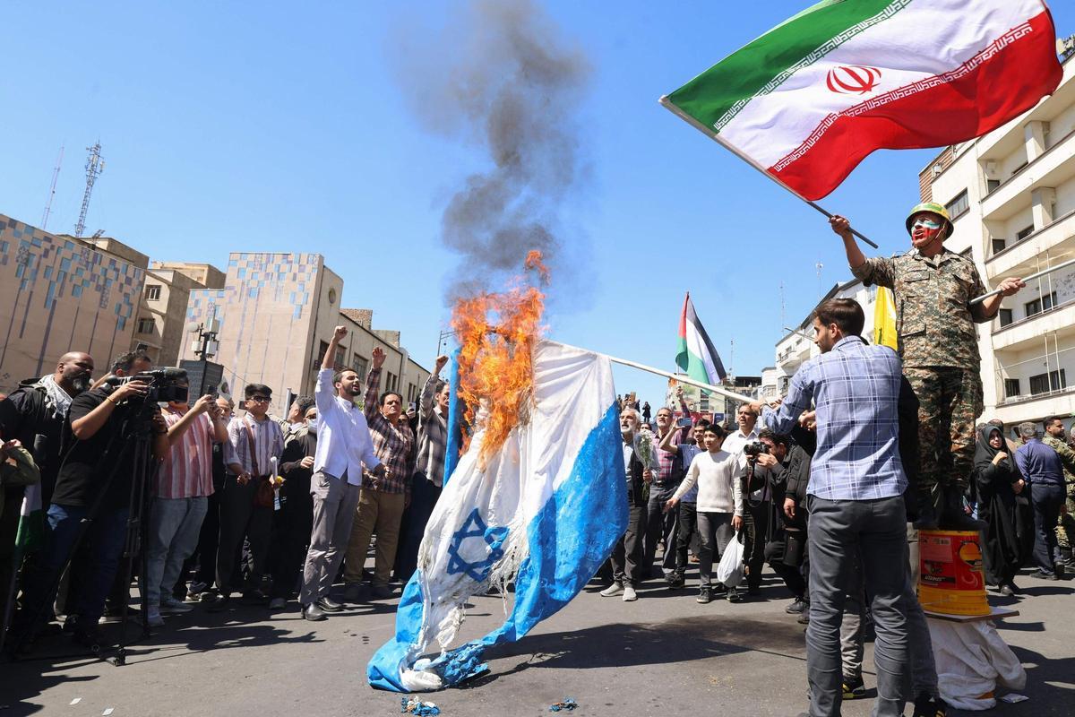 Los iranís salen a la calle por la causa palestina