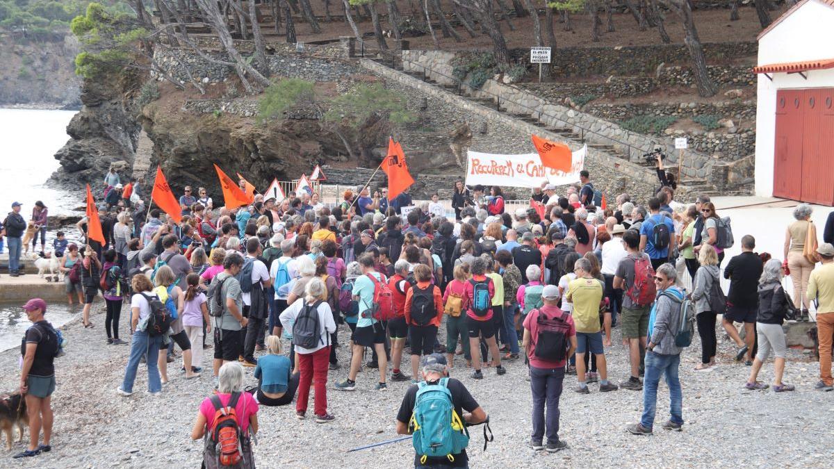 Més de 200 persones es van manifestar l'any passat per l'obertura del camí