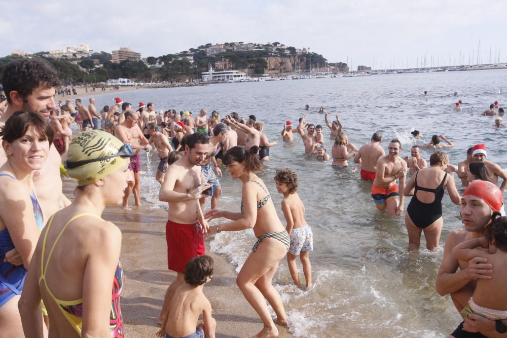 Primer bany de l'Any a 2018 - Sant Feliu de Guíxols