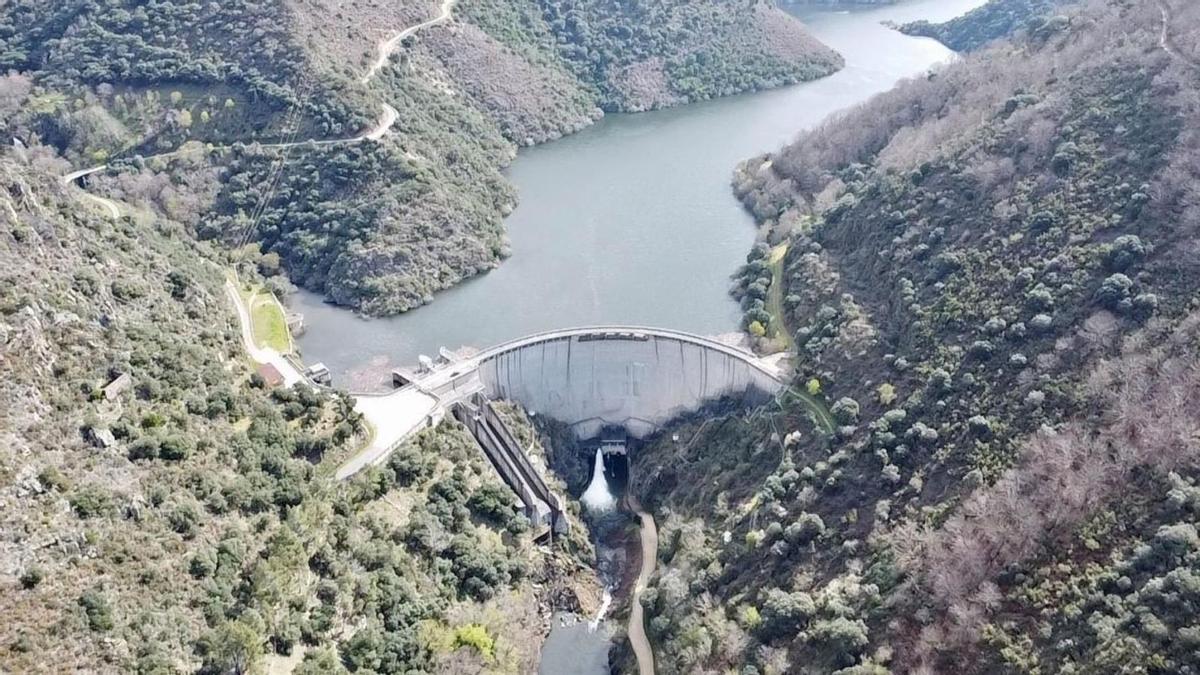Central hidroeléctrica de Santiago Sil-Xares de Iberdrola.