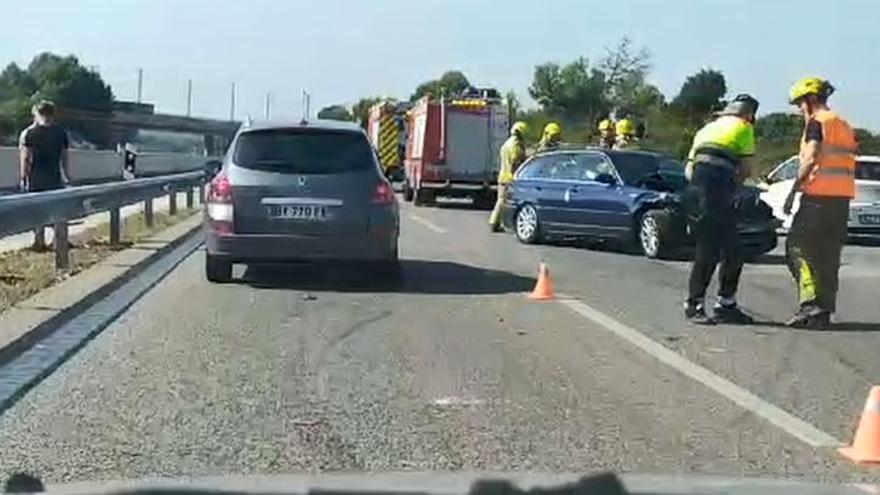 Vídeo | Un accident a Pontós obliga a tallar l&#039;AP-7 entre Figueres i Girona