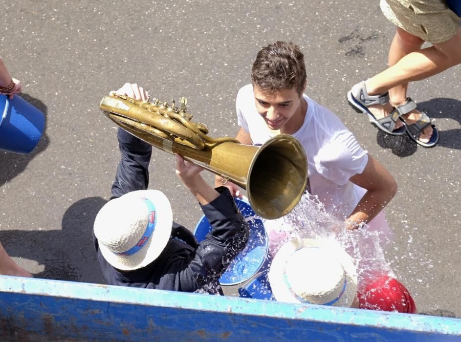 60.000 litros de agua en honor a la Virgen de la Asunción