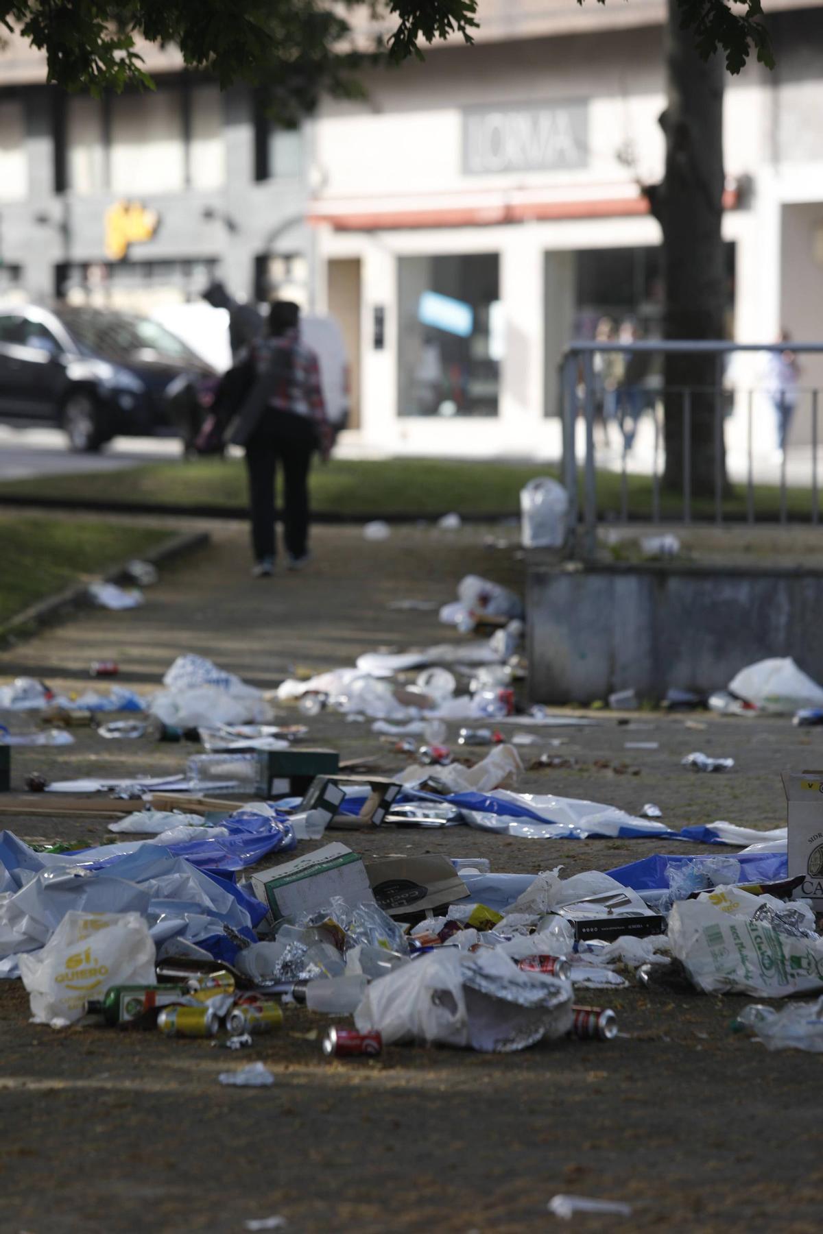 EN IMÁGENES: El día después de la Comida en la Calle en Avilés EN IMÁGENES: El día después de la Comida en la Calle en Avilés