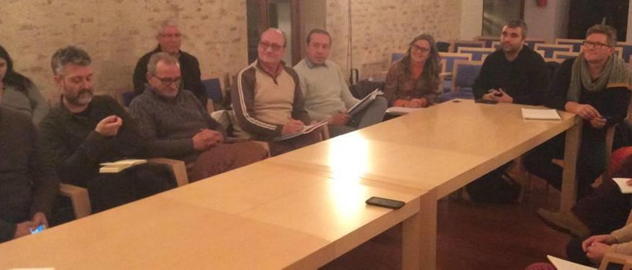 Reunión de la comisión asesora consultiva sobre los actos del Castell.